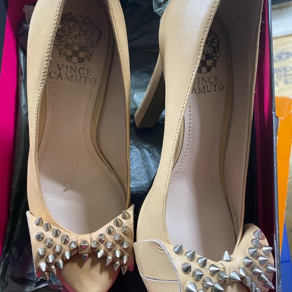 Vince Camuto Jamma heels - Picture 2 of 5